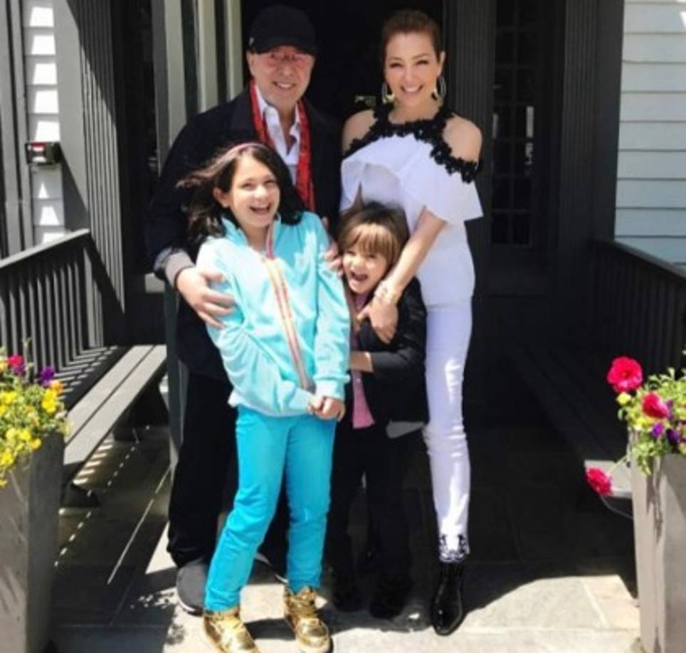 Durante sus primeros años los fans señalaban que era muy parecida a Thalia pero actualmente muchos señalan que es igual a Tommy.