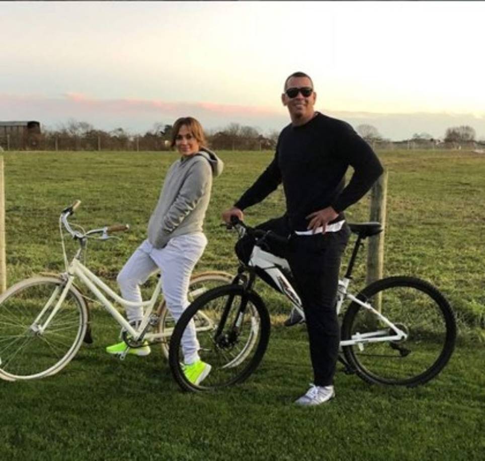 'La amo y la admiro, sé que ella ha sufrido mucho... ella es un ejemplo para seguir adelante, esta mujer hermosa ha sufrido, ha fracasado, pero de esos obstáculos que la vida nos pone ella sabe cómo enfrentarlo, por esto y tantas cosas más es mi ídola, mi reina, nadie sabe realmente el amor que siento por ella...'