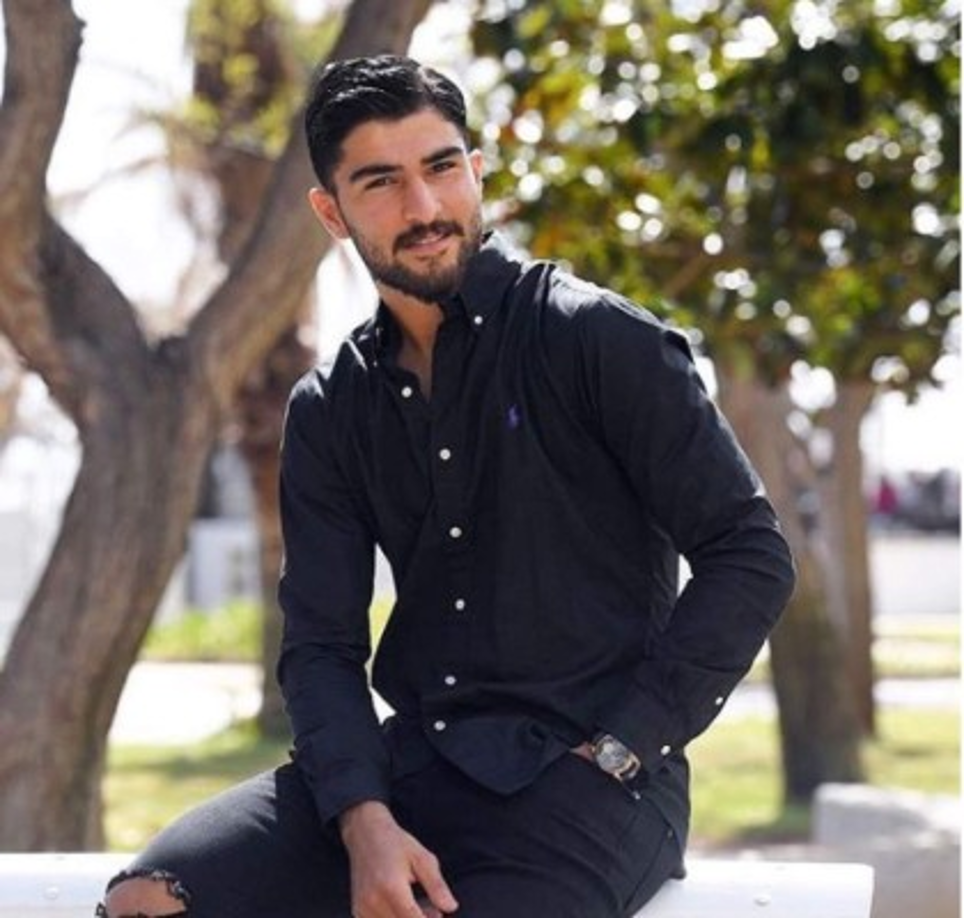 Amir Abedzadeh<br/><br/><br/><br/>Su instagram es: abedz, cuenta con más de 200 mil seguidores.<br/>Abedzadeh (nació en Teherán, 26 de abril de 1993), juega en la demarcación de portero para el CS Marítimo de la Primeira Liga.