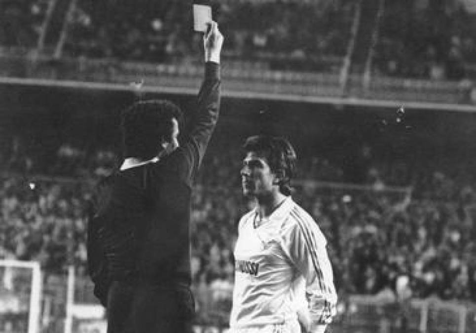 Negreira protagonizó algunos encontronazos polémicos con el Real Madrid. <b>El primero llegó en 1981. Sabido, defensa blanco, fue expulsado en la derrota por 3-1 en Atocha en la jornada 27 de la temporada 80-81. </b>