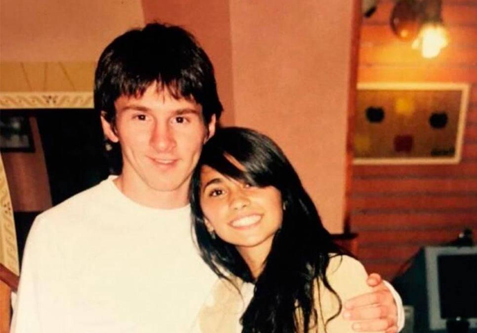 Messi y Antonela se conocen desde chicos, y han sido ejemplo de amor y familia por muchos años.