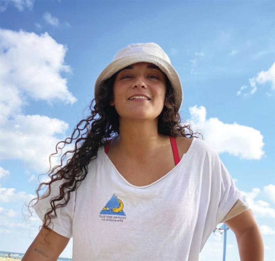 Otra de las liberas fue Emily Damari. Esta joven de 28 años es ciudadana británica y vivía en el mismo kibutz que Doron. En su zona de la comunidad agraria, conocida como la de “la nueva generación”, 11 personas fueron asesinadas y siete tomadas como rehenes, entre ellas Emily y Doron.