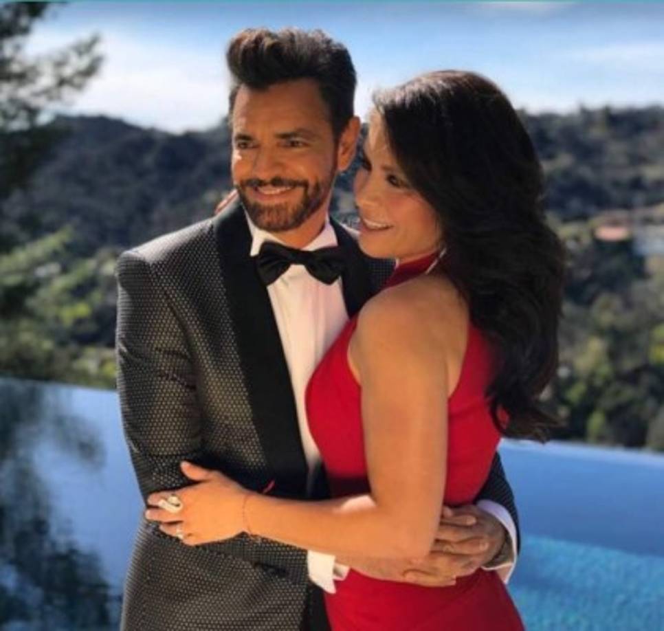 Seis años más tarde parecía que el exceso de trabajo estaba acabando con la relación, incluso se dijo que la pareja se había separado pero pocos días después sorprendieron al mundo del espectáculo con la noticia de su compromiso.