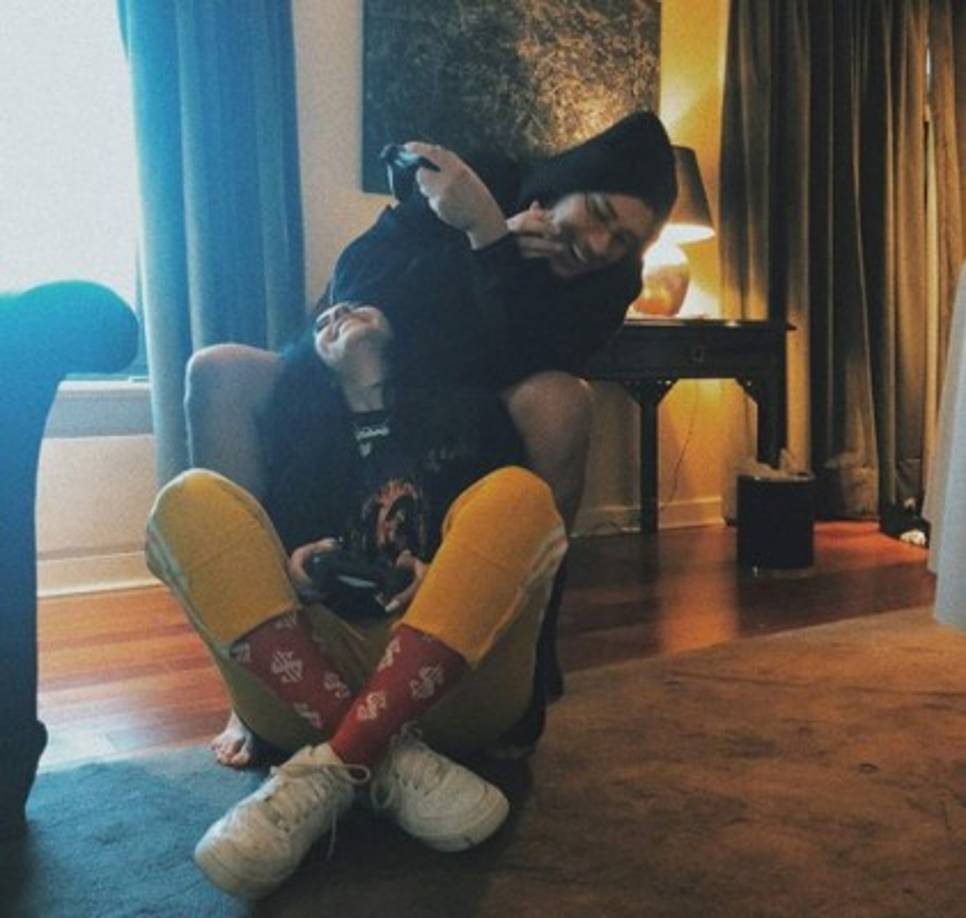 Bunny también subió fotos en su cuenta de Instagram en las que aparece acompañado de la argentina y se muestran cariñosos.