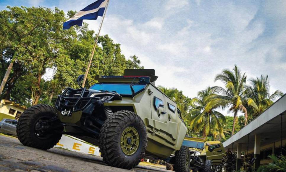 El ministro de Defensa de El Salvador, Francis Merino Monroy, explicó que los vehículos son tipo YAGU y que se encuentran equipados con drones, y cámara infrarroja y térmica.