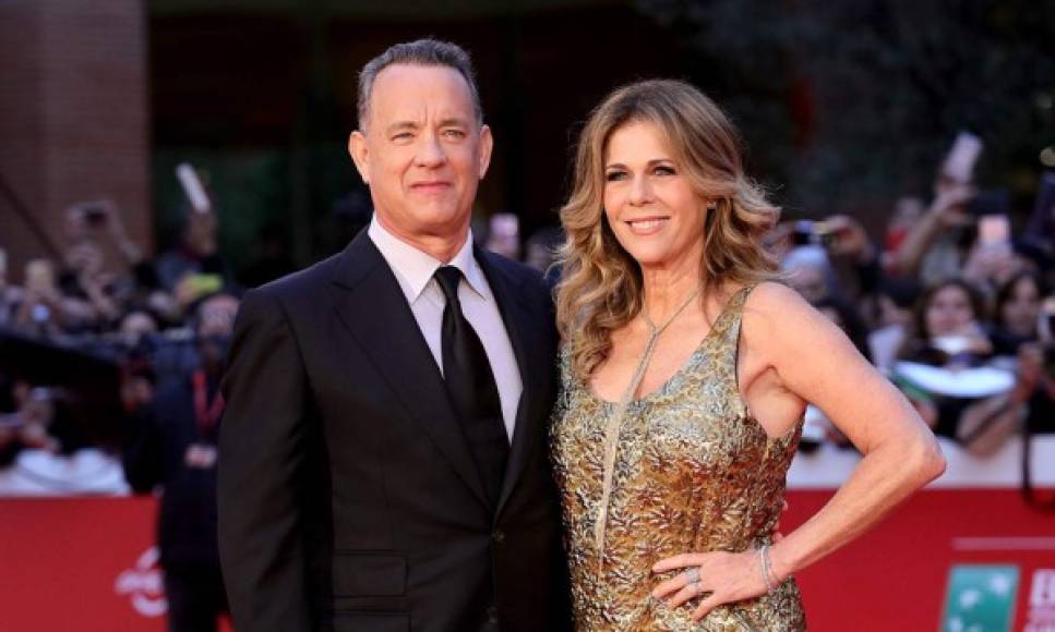 El actor Tom Hanks y su esposa la también actriz Rita Wilson fueron los primeros populares en confirmar el contagio en un viaje por Australia. Hanks instó a todos a quedarse en casa 'no contagias a nadie y nadie te contagia. Sentido común, ¿no?'.