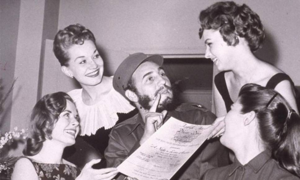 Fidel Castro era un hombre discreto con su familia; poco se sabe de su vida privada. El líder cubano se casó en dos ocasiones y tuvo diez hijos legítimos y hasta el momento se le conocen cuatro hijos ilegítimos. Fidel tuvo más de diez amantes y no se sabe cuántos Castros más haya en la isla.