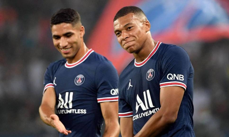 El futuro de Kylian Mbappé sigue dando noticias. Y es que el delantero francés le ha hecho peticiones al Real Madrid para intentar su llegada al Bernabéu. Uno de ellos, según ‘Fichajes.Net’, es que habría solicitado que fiche a Achraf Hakimi, su compañero en el PSG y con pasado madridista.