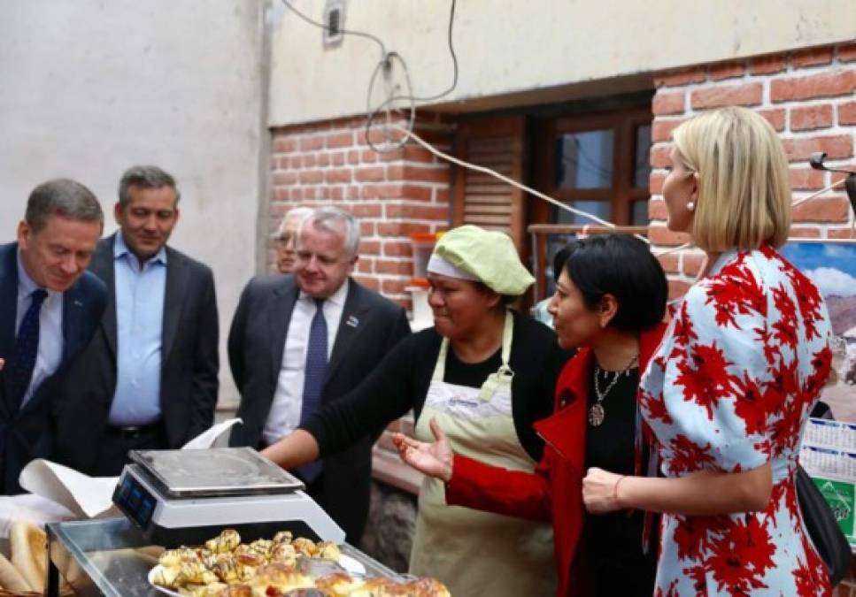 Ivanka Trump muestra sus dotes en la cocina en visita a Argentina