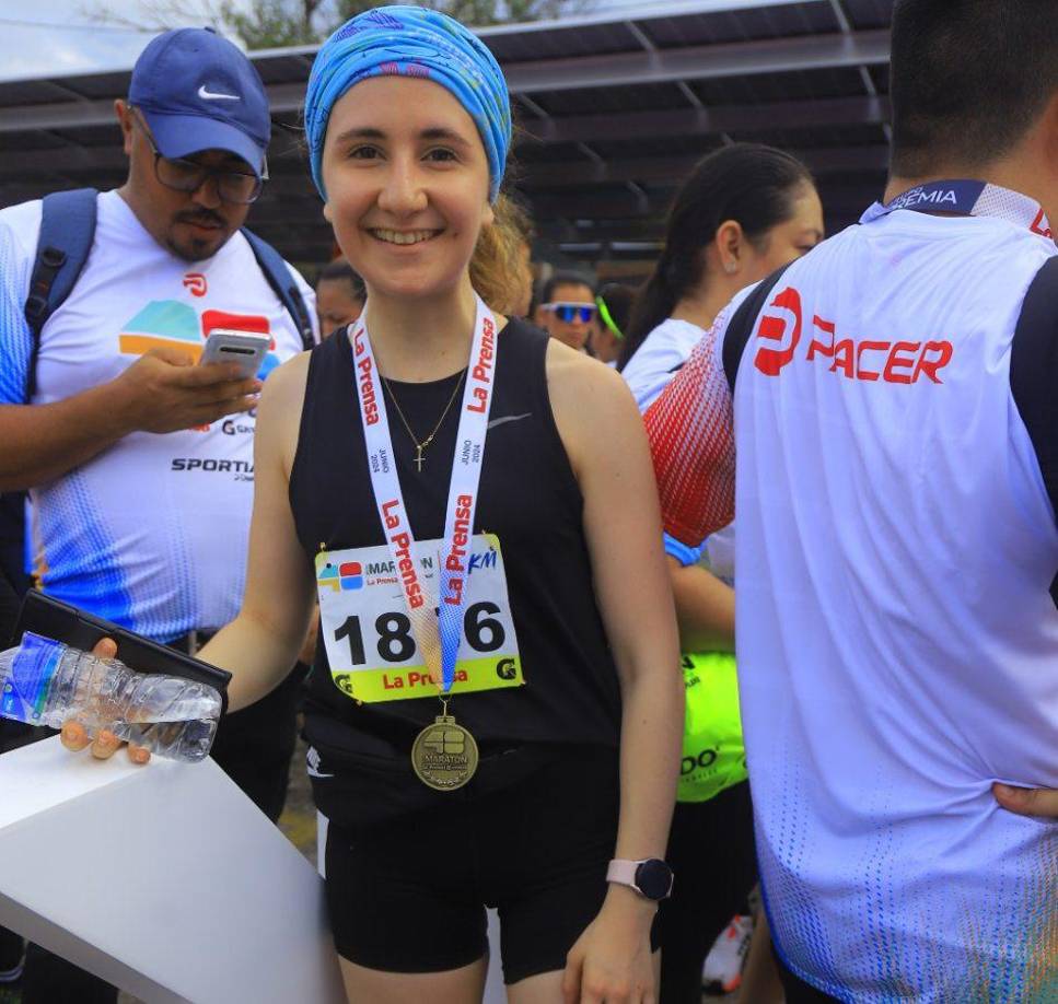 Bellas chicas se hicieron presentes a la 48 edición de la Maratón de LA PRENSA.