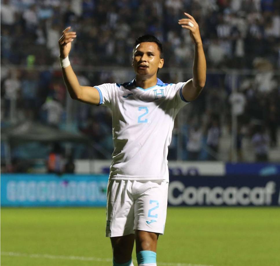 DEFENSAS: Denil Maldonado sería el último defensor de la lista, donde no sería tomado en cuenta Julián Martínez del Olimpia.