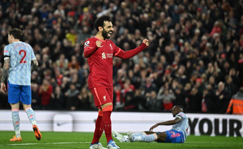 Liverpool vuelve a humillar al Manchester United y se pone líder de la Premier