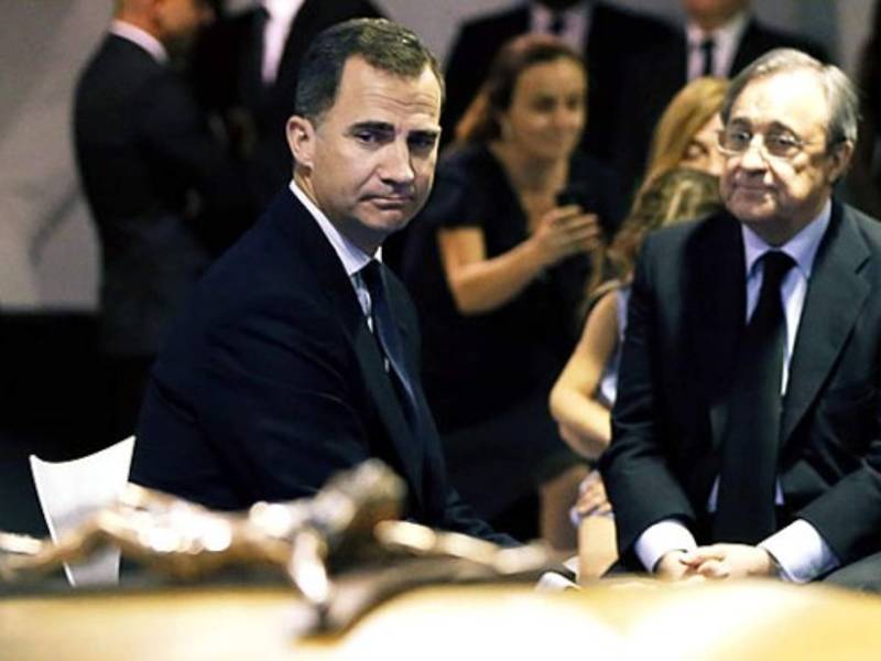 El Rey Felipe VI llegó al funeral para transmitir el pésame a la familia de Di Stéfano.