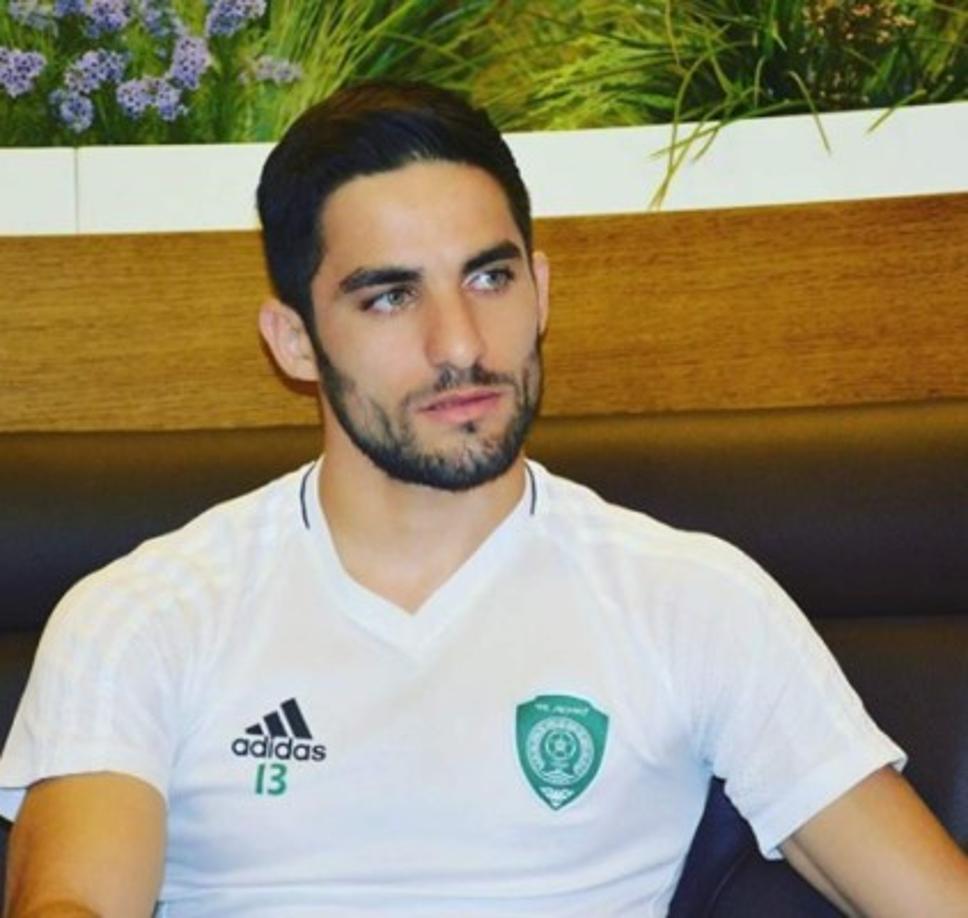 Milad, por su parte, terminó acaparando la atención en redes sociales tras su fallida voltereta.