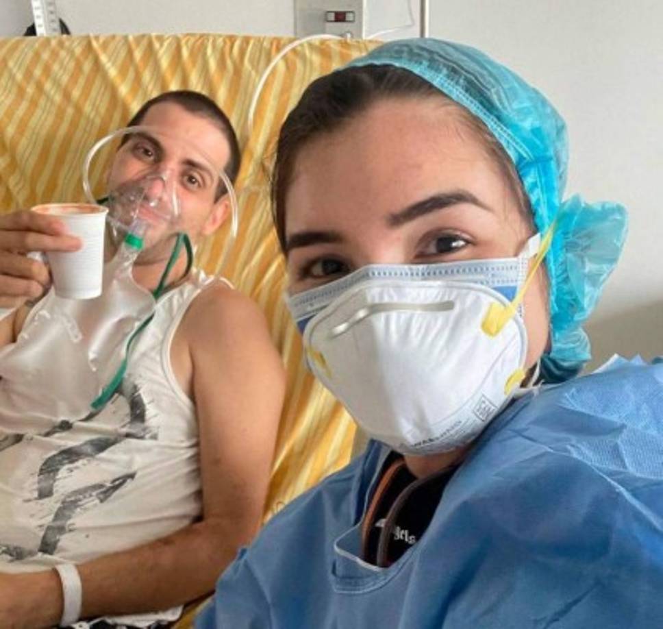 Yerardy Montoya, novia del presentador, lamentó la muerte de su pareja y cómplice de vida. En la imagen aparece Yerardy acompañando a Dave mientras este estaba hospitalizado.