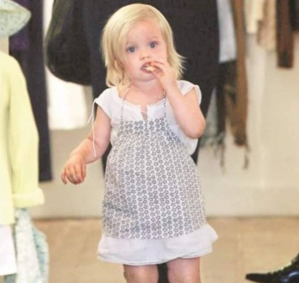 La pequeña hermosa siempre acaparó el lente de los fotógrafos, y es que Shiloh heredó la belleza de sus famosos padres.