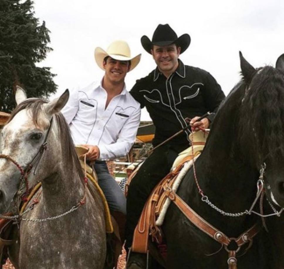 Eduardo Jr. tiene más de 140 mil seguidores en Instagram, donde comparte imágenes junto a su famoso padre.