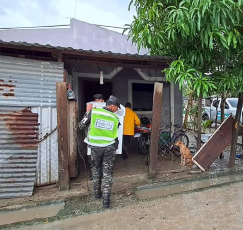 Varios municipios de Honduras están en vigilancia por autoridades de Copeco tras el ingreso de un frente frio que dejará intensas lluvias que podrían inundar comunidades.