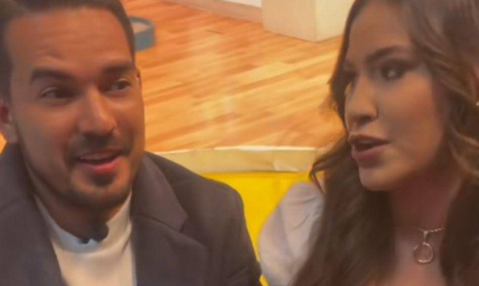 ”Mi mujer se lleva con Alejandra Rubio, es más salimos los tres, los que estan sufriendo y los que estan allí comentando son ustedes”, finalizó Morazán.