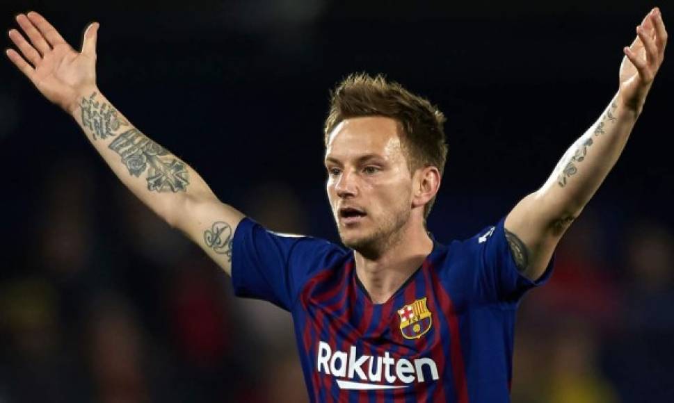 Ivan Rakitic - No tiene pinta de que el croata se vaya a mover del Barça, y más una vez ratificado Valverde, quien exige al croata como condición indispensable. Sin embargo, tampoco hay que descartar una salida del subcampeón mundial, ya que ofertas interesantes, tanto para él como para el Barça, no faltarán.