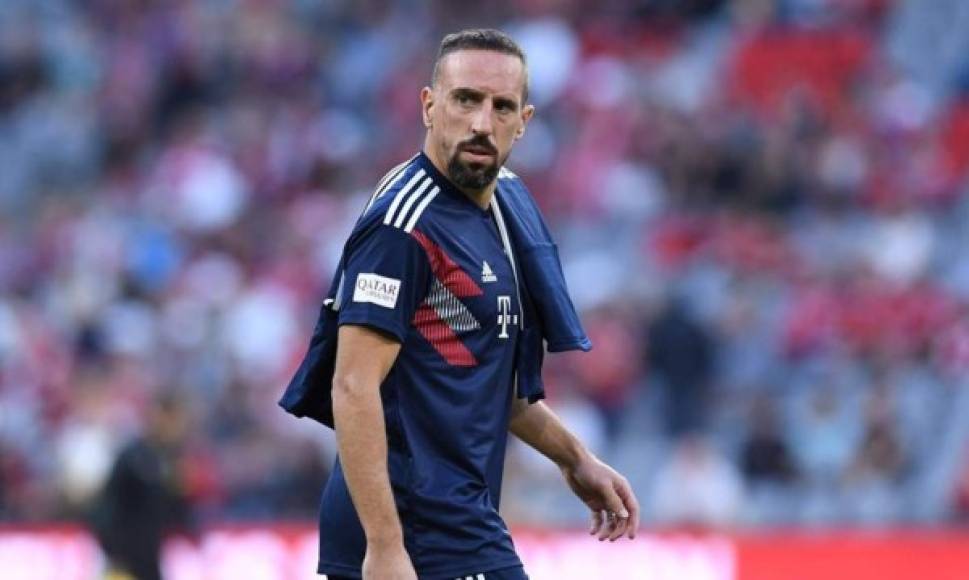 Una vez que ya se ha oficializado que este verano deja el Bayern de Munich después de 12 temporadas, Franck Ribéry (36 años) tendría cinco posibles destinos en mente: Olympique de Marsella, Arabia Saudí, Galatasaray, Los Angeles Galaxy (MLS) o Norwich City.