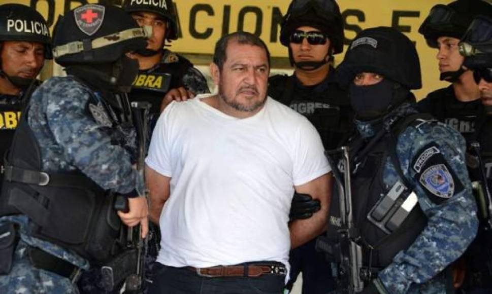 10. Carlos Emilio Arita LaraFue capturado en Guatemala el 27 de octubre de 2015. Fue extraditado el 3 de febrero de 2016 junto a José Raúl Amaya Argueta. Dijo que se llamaba Porfirio Montúfar Arita, pero luego se confirmó su identidad.
