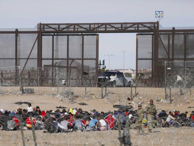 La crisis migratoria se mantiene en Texas, que mantiene sus envíos de indocumentados a Nueva York y otros bastiones demócratas.