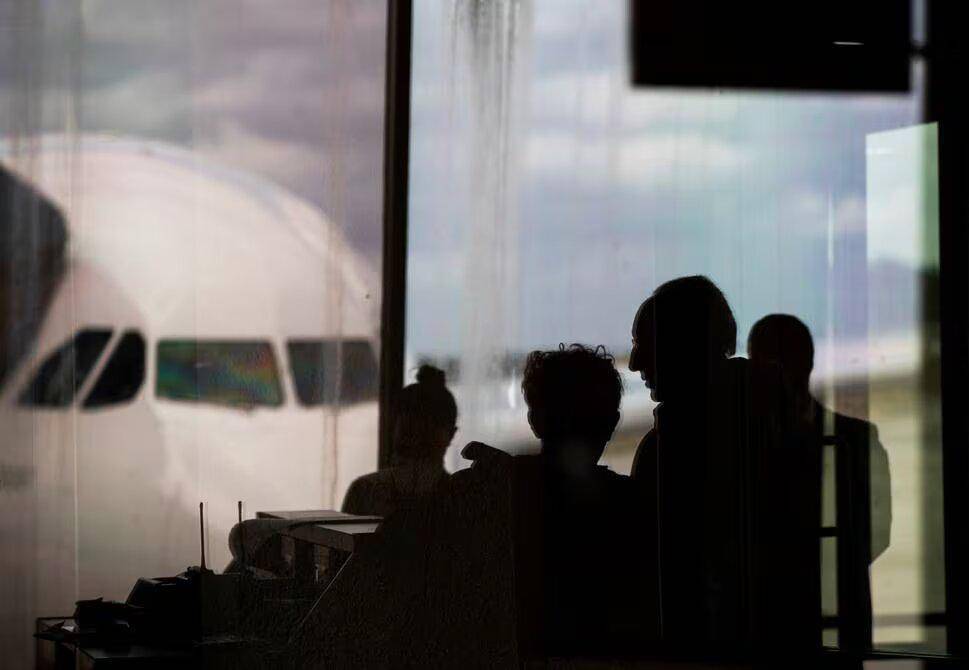 Decomisan fruta a famoso artista en aeropuerto de República Dominicana