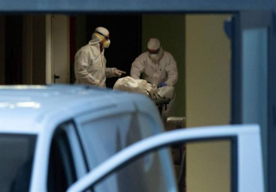 España se convirtió hoy en el segundo país del mundo con más muertes por coronavirus, superando a China, origen de la pandemia que tiene a Europa de rodillas.