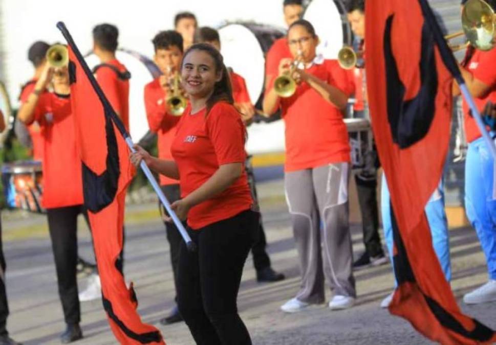 Ella animó la carrera de atletismo más importante de Centroamérica.