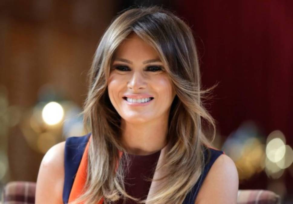 Melania Trump, visitó el Royal Hospital Chelsea, ubicado en el suroeste de Londres, como parte de su agenda oficial en el Reino.