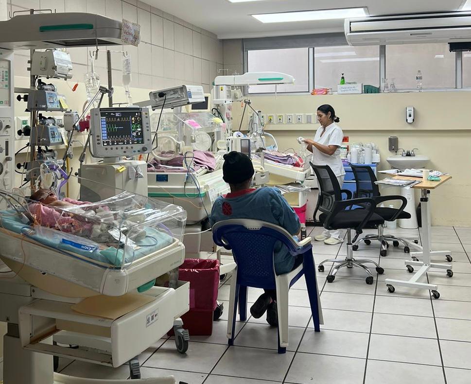 En la UCI del IHSS en San Pedro Sula la mortalidad de bebés prematuros es menor al 2% según autoridades neonatólogos.