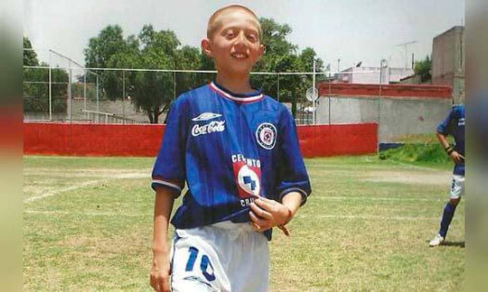 “Benito” llegó a formar parte del Cruz Azul y en ocasiones señaló que su máximo sueño era jugar en la primera división con la máquina cementera.