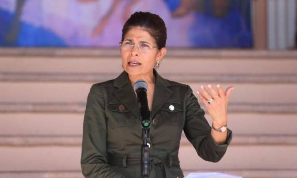 Cabe mencionar que, la hermana del expresidente Hilda Hernández fungió como ministra de Comunicaciones y Estrategia en el Gobierno que dirigía su hermano Juan Orlando Hernández.