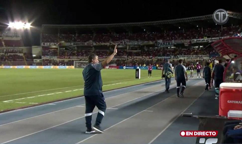 El ‘Bolillo’ Gómez se mostró muy feliz y emocionado por el recibimiento de los aficionados de Panamá.