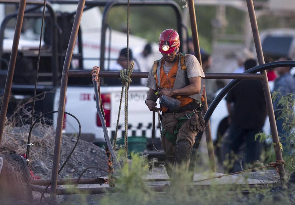 El más grave siniestro minero en esta región ocurrió el 19 de febrero de 2006, cuando una explosión de gas en la mina Pasta de Conchos, controlada por el conglomerado Grupo México, provocó la muerte de 65 trabajadores. Solo dos cuerpos fueron rescatados. 