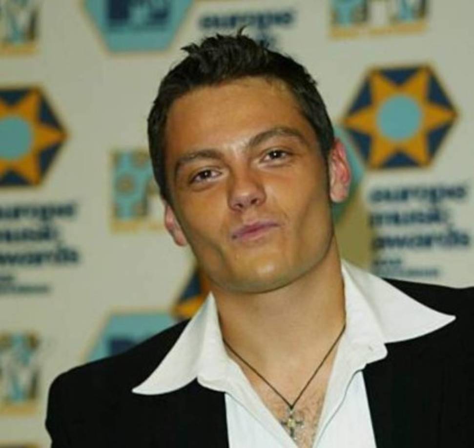 Iniciando la promoción de su siguiente disco en 2006 ocurrió el escándalo que más tarde el mismo Ferro llamaría de los grandes errores de su carrera, llamar a las mexicanas ‘bigotonas’. “Es imposible decir que en México están las mujeres más bellas del mundo, con todo respeto. Tienen bigotes”, dijo en mayo de ese año en un programa italiano.<br/>