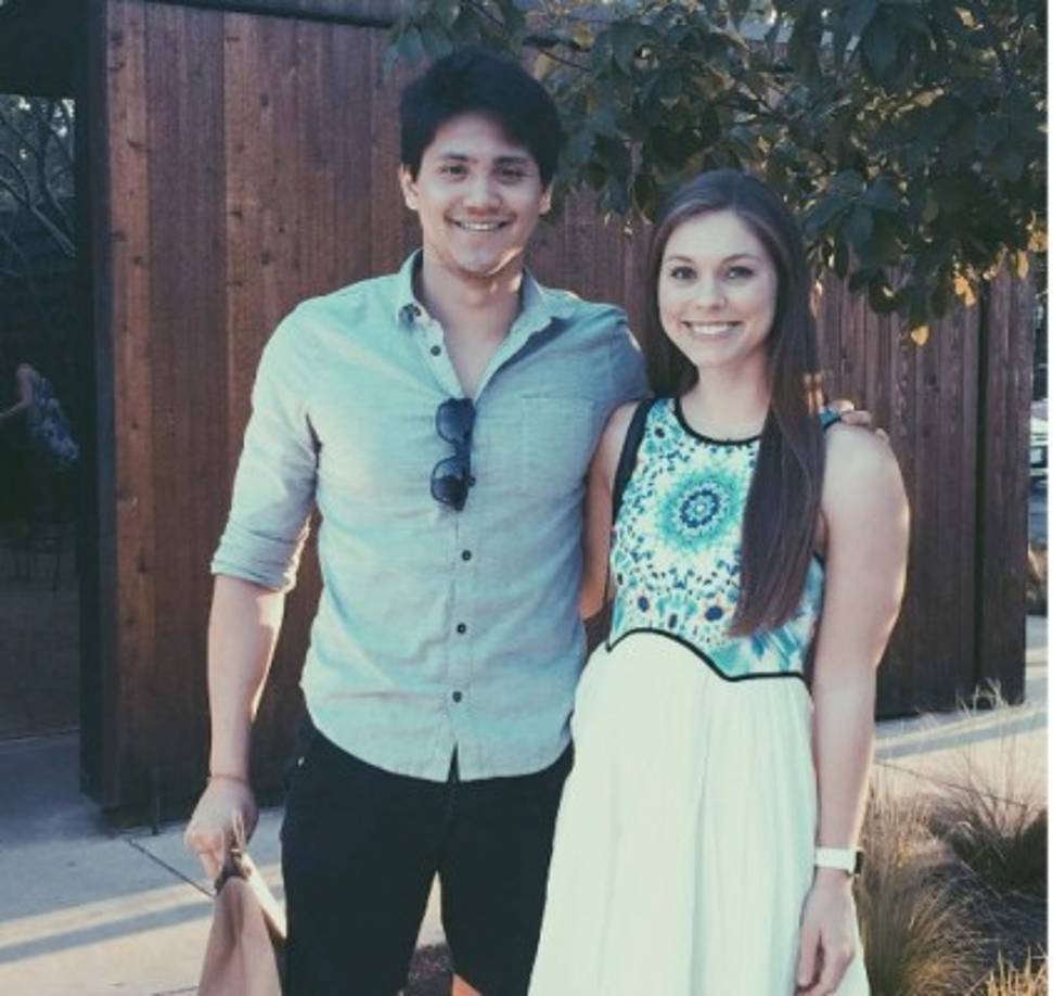 Schooling por su parte no perdió el tiempo esperando a Salazar y hace unas pocas semanas anunció su noviazgo con la estudiante de leyes Casey Shomaker, que estudia en su misma universidad.<br/>