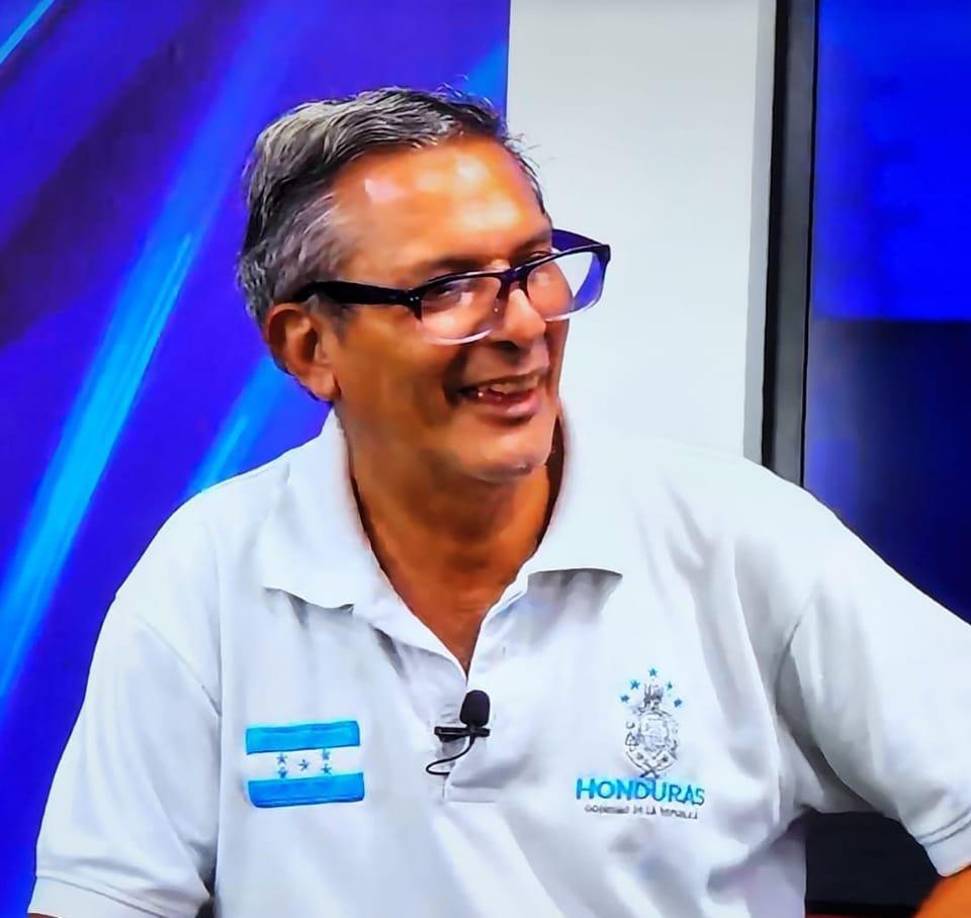 Javier Hall dedicó su vida al servicio público y a la medicina. 