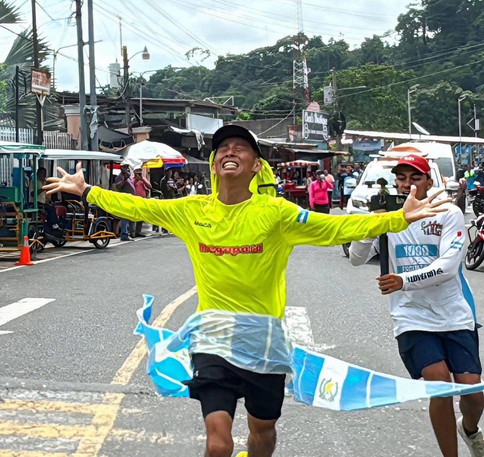 Shin Fujiyama durante el reto ha mostrado su valentía y agallaje, que pese a altos y bajos de salud, no desmayó ni abandonó la carrera por la educación de Honduras, acción que comparte junto a su prometida Yeimi Licona de apoyar las causas sociales.