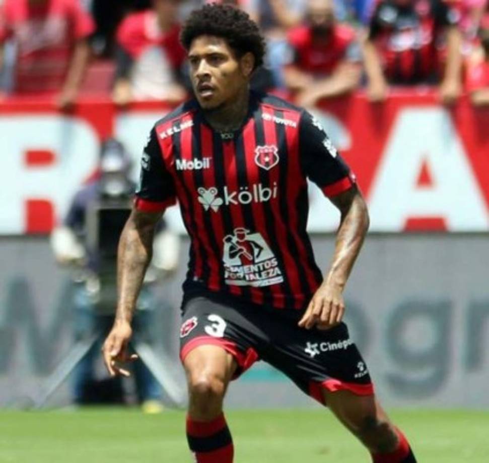Henry Figueroa: El presidente del Olimpia, Rafael Villeda, se pronunció sobre los rumores que colocan al defensor hondureño en las filas del cuadro olimpista. 'En su momento Alajuelense nos propuso la posibilidad de hacer un intercambio, pero desde un principio se les dijo de nuestra parte que no había interés. Estamos contentos con el rendimiento que tiene nuestra parte defensiva', indicó.