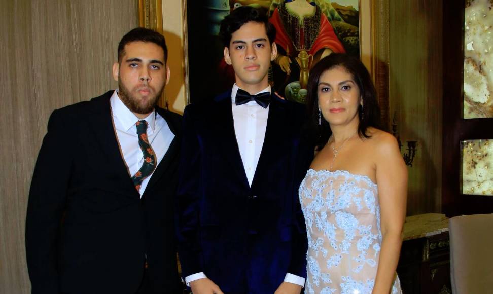 Alejandro Ulloa, Alberto Ulloa y Patricia Núñez