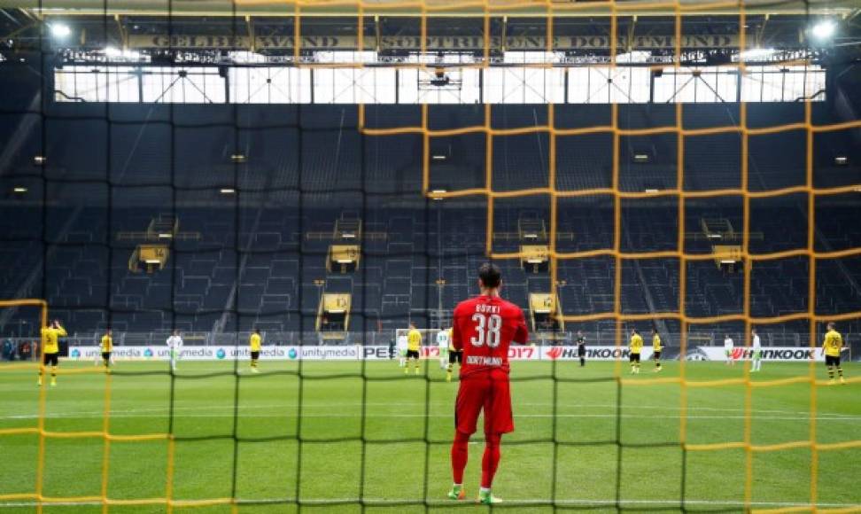 Alemania será la primera de las grandes ligas de Europa en volver a al actividad tras la suspensión obligatoria a causa de la pandemia del coronavirus. Sin embargo,los futbolistas deberán de cumplir varias reglas que han salido a la luz pública. Fotos AFP y EFE.<br/>