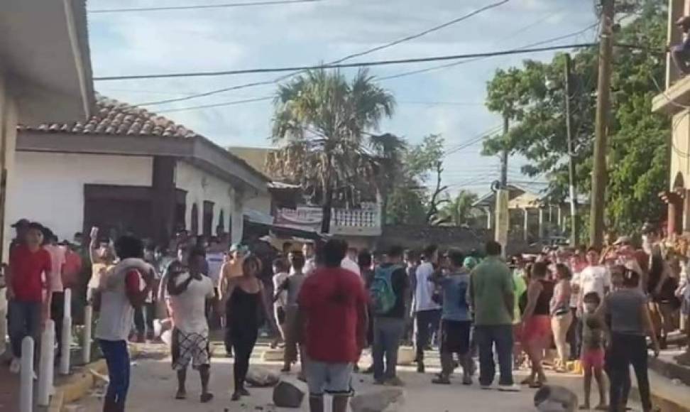 El extranjero después fue linchado hasta morir por cientos de pobladores del barrio Los Mangos, en Santa Ana Yusguare, Choluteca.