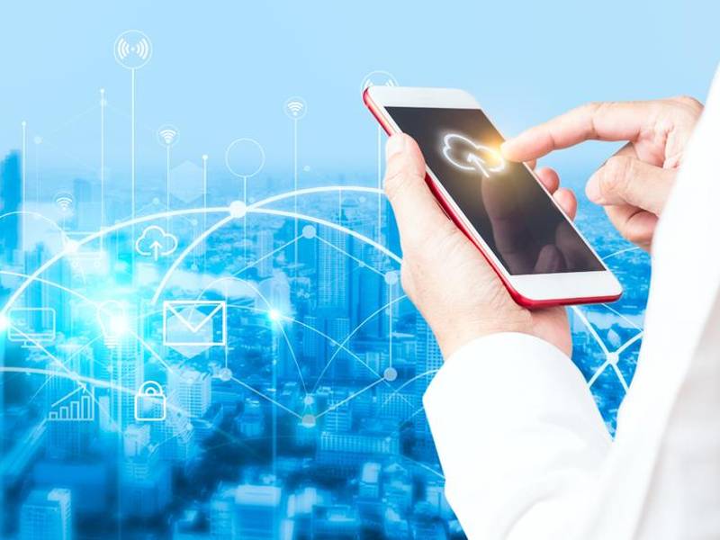 Con el Big Data, las empresas ahora pueden analizar la información al instante y tomar decisiones inteligentes e informadas.