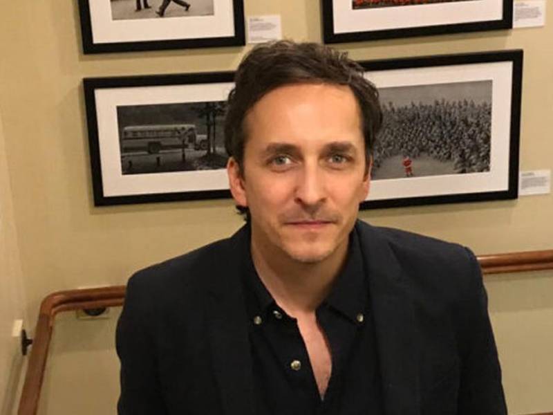 El camarógrafo Brent Renaud portaba una acreditación antigua de The New York Times.