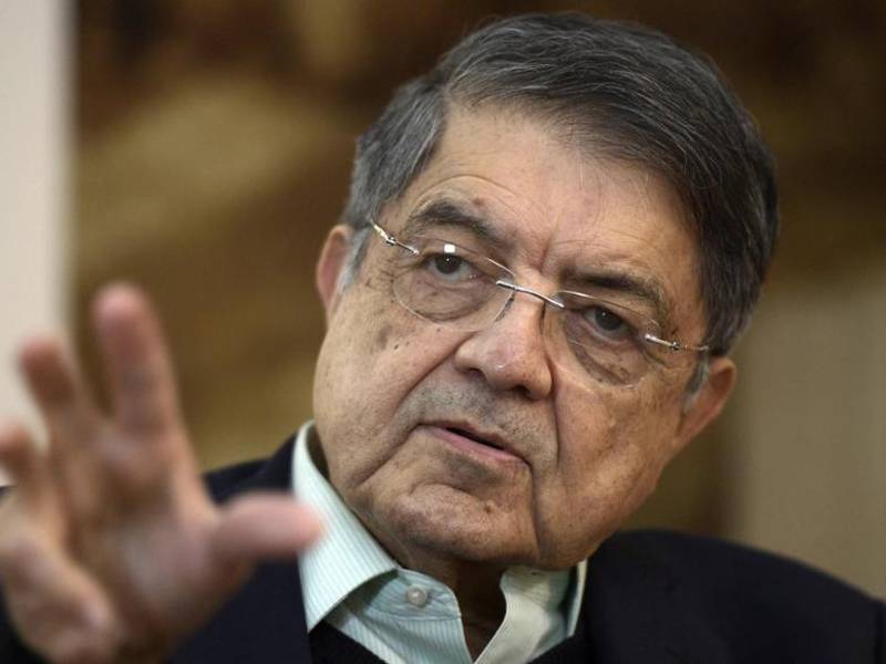 El escritor y ex vicepresidente nicaragüense Sergio Ramírez habla durante una entrevista.