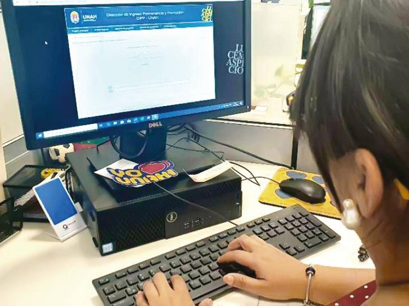 formación. El portal web está disponible para los aspirantes.