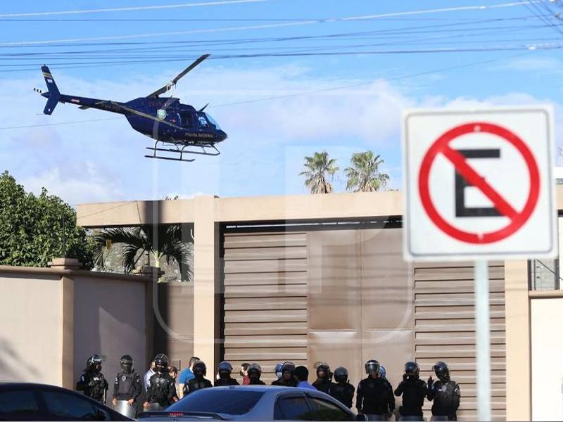 El helicóptero arribó al edificio judicial antes de las 8:00 am.