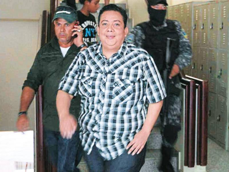 <b><span class=mln_uppercase_mln>exdiputado.</span></b> Nájera cuando todavía se encontraba en el país.